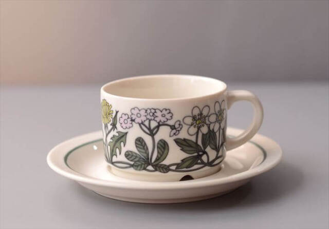 ARABIA アラビア Flora カップ＆ソーサー フローラ Esteri Tomulaの名作 北欧 ヴィンテージ アンティーク