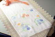 イングランドから ヴィンテージ かわいい花柄ハンド刺繍 クロス 144x42cm テーブルランナー ランチョンマット イギリス アンティーク