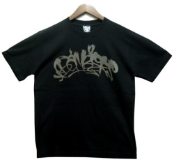 ART SIDE PUSHUデザイン"BOMBERS" Tシャツ バッセンカラー