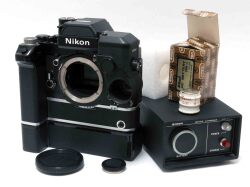 日本製　ニコン　Ｆ２フォトミックAS 黒 + ＭＤ-2 + サーボＥＥセット