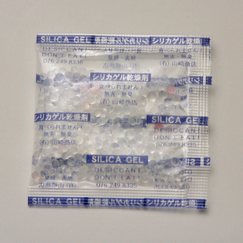 乾燥剤（シリカゲル）