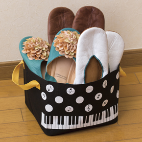 Piano　line 水玉収納ボックス　※お取り寄せ商品 【音楽雑貨 音符・ピアノモチーフ】ト音記号 ピアノ雑貨