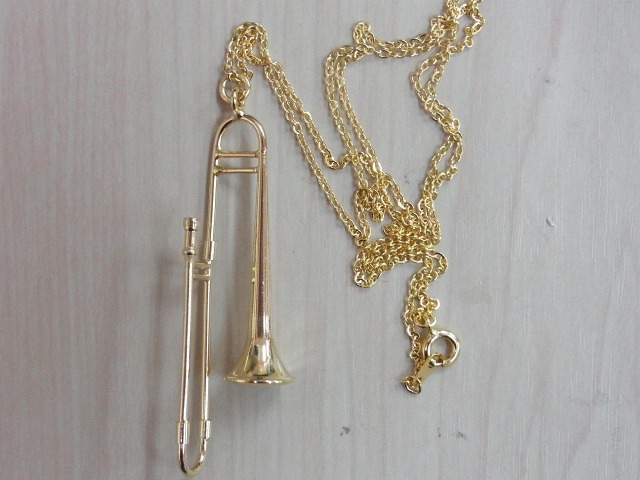 トロンボーンネックレス プレゼントに最適 音楽雑貨 音符グッズ 楽器モチーフ Br ピアノ発表会 記念品 卒業記念 Br 音楽雑貨 カンタービレ
