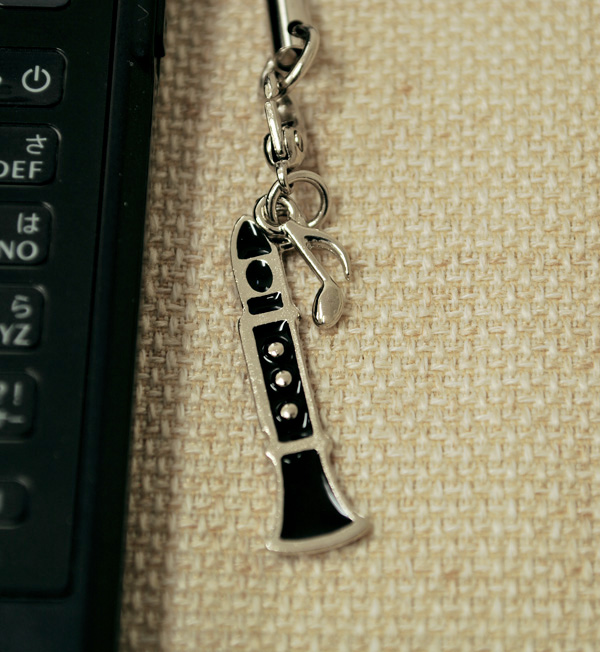 クラリネット 携帯ストラップ 管楽器 携帯ストラップ 音楽雑貨 吹奏楽 ブラスバンド 男の子記念品