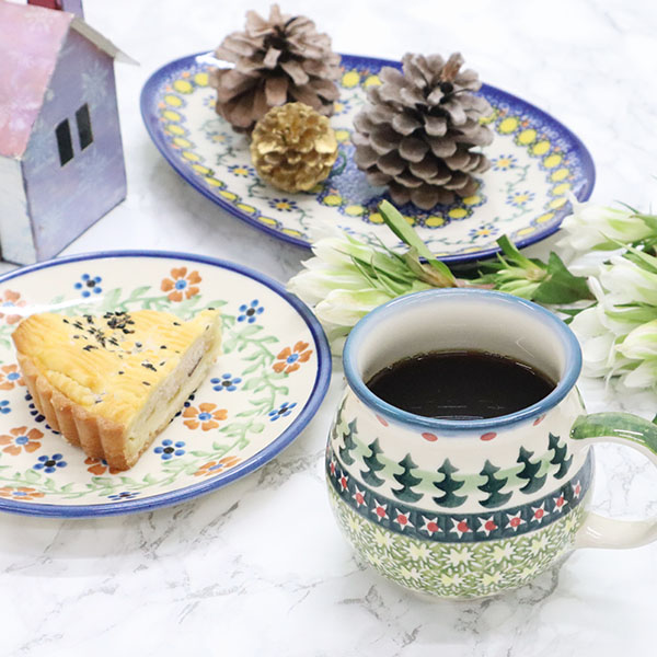 北欧食器入りクリスマス　イメージ600