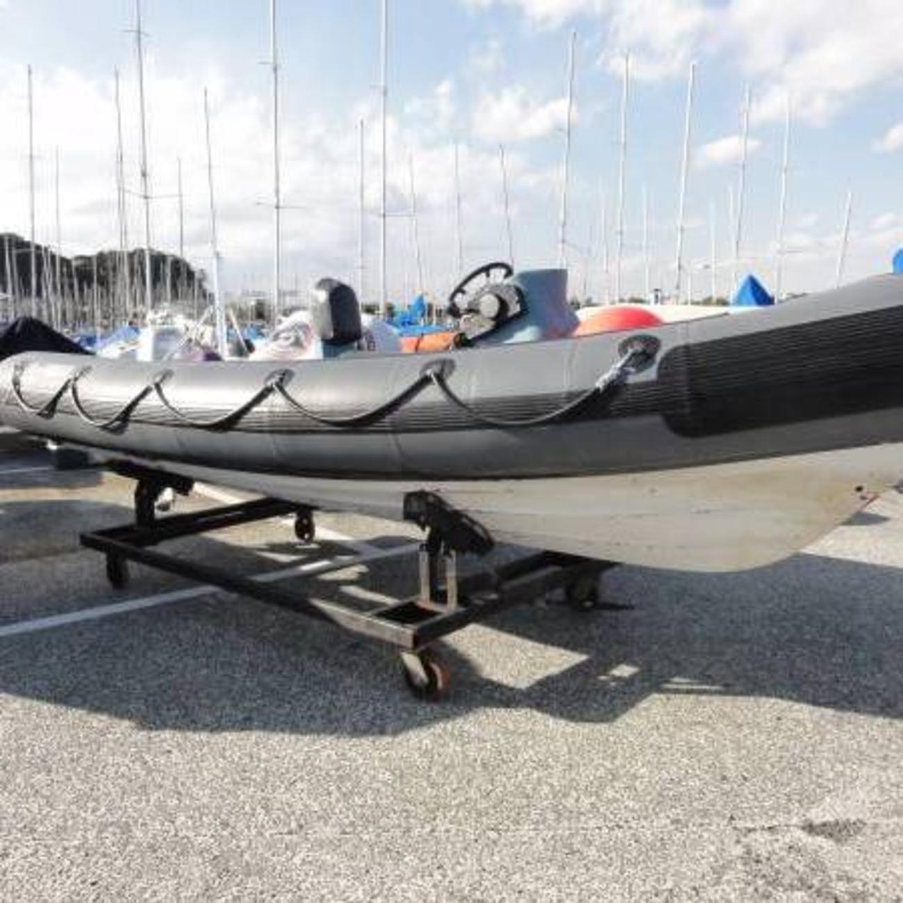 FRPハルリブボート ８人乗り　4スト50馬力 現状渡し-3