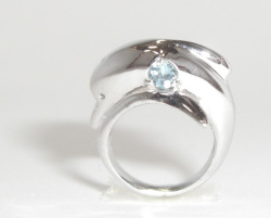 【古希祝い】ベビーリングペンダント（イルカ）