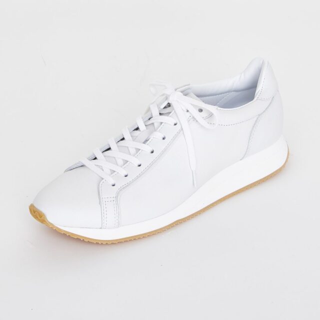 Gabby白ななめ画像