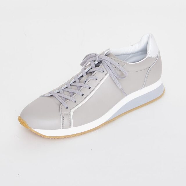 Gabbyグレーななめ画像