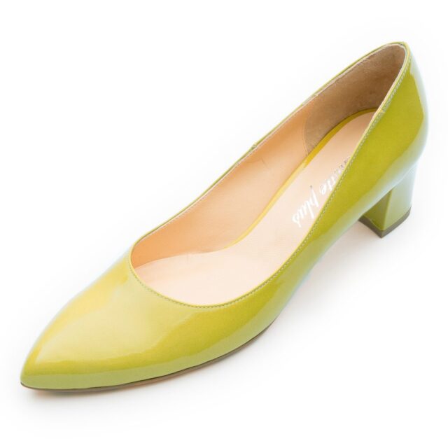 Hollyエナメルピスタチオ