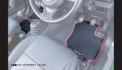ラバーフロアマット ジムニー JB64W フチカラー：ピンク 装着イメージ