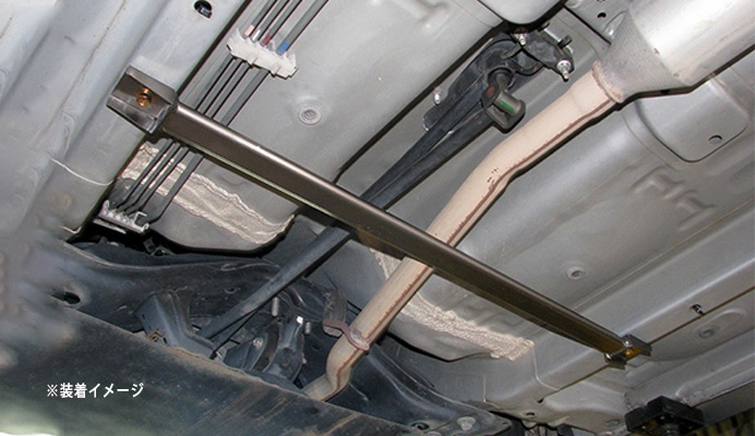 モノコックバー フロント スチール製リジット ダイハツ エッセ L235S ※2WD専用 装着画像