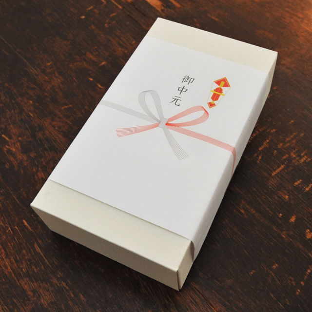 プラス１００円で手作りの素敵な熨斗をお付けいたします