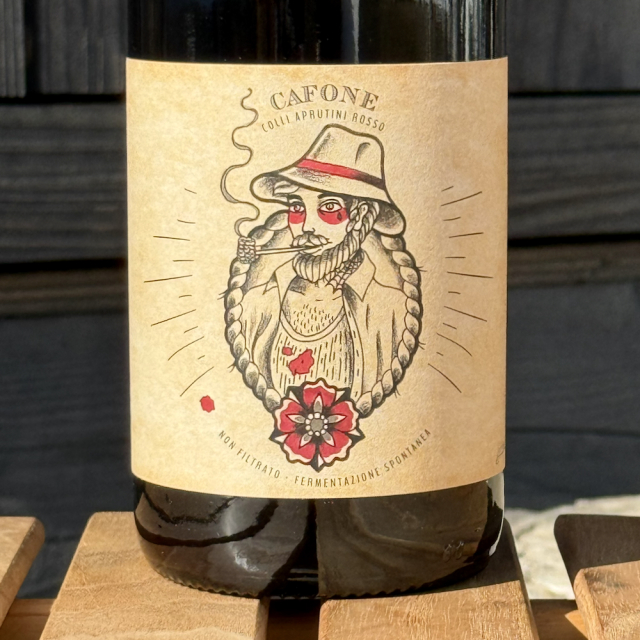 カフォーネ ロッソ コッリ アプルティーニ