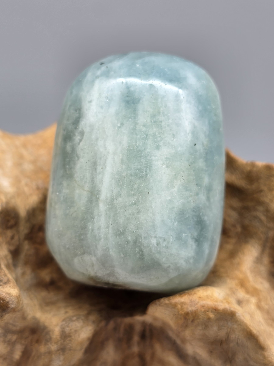 モザンビーク産アクアマリン磨き AQA045