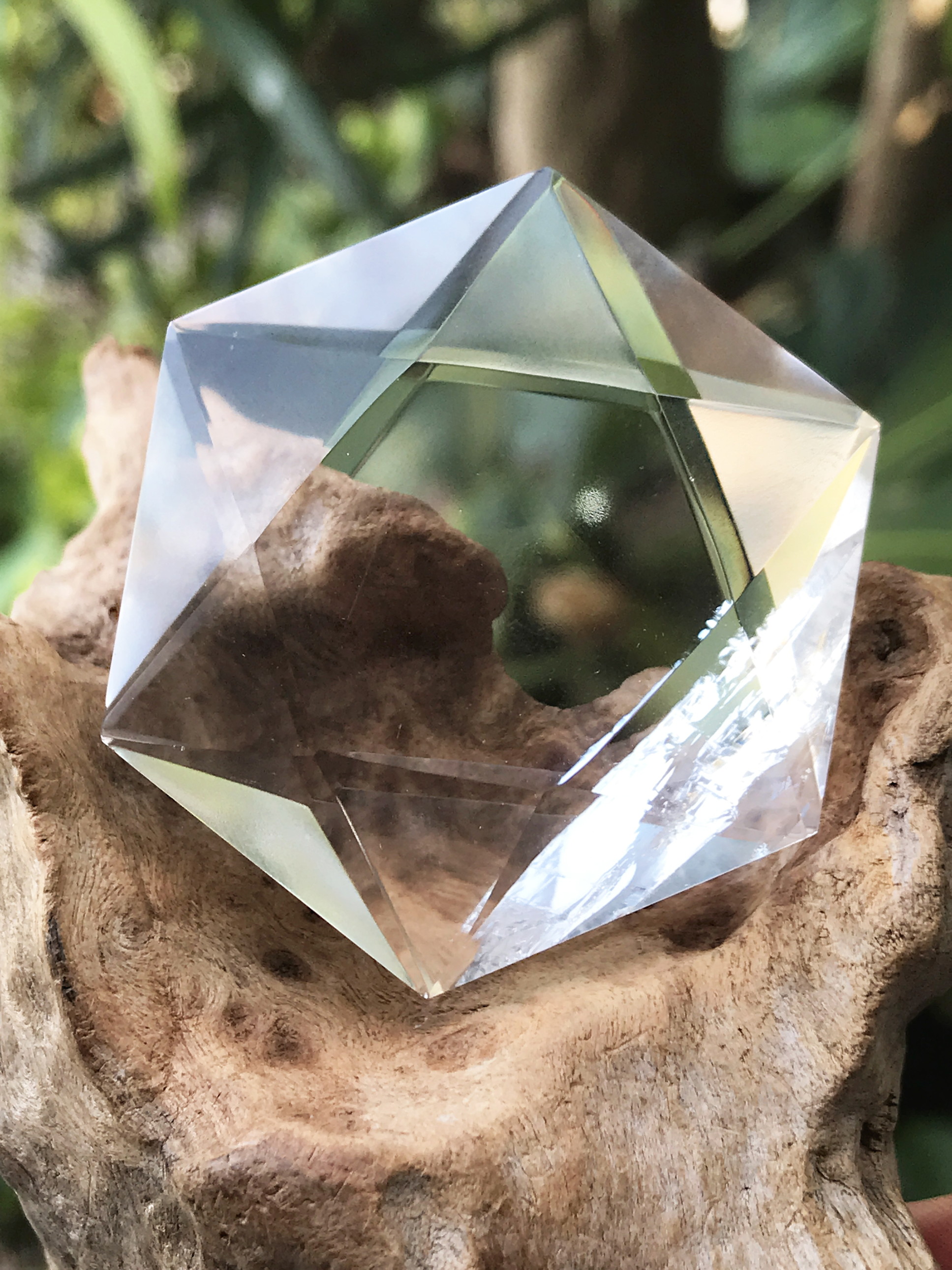 ブラジル産多面体水晶・六芒星 HXG005