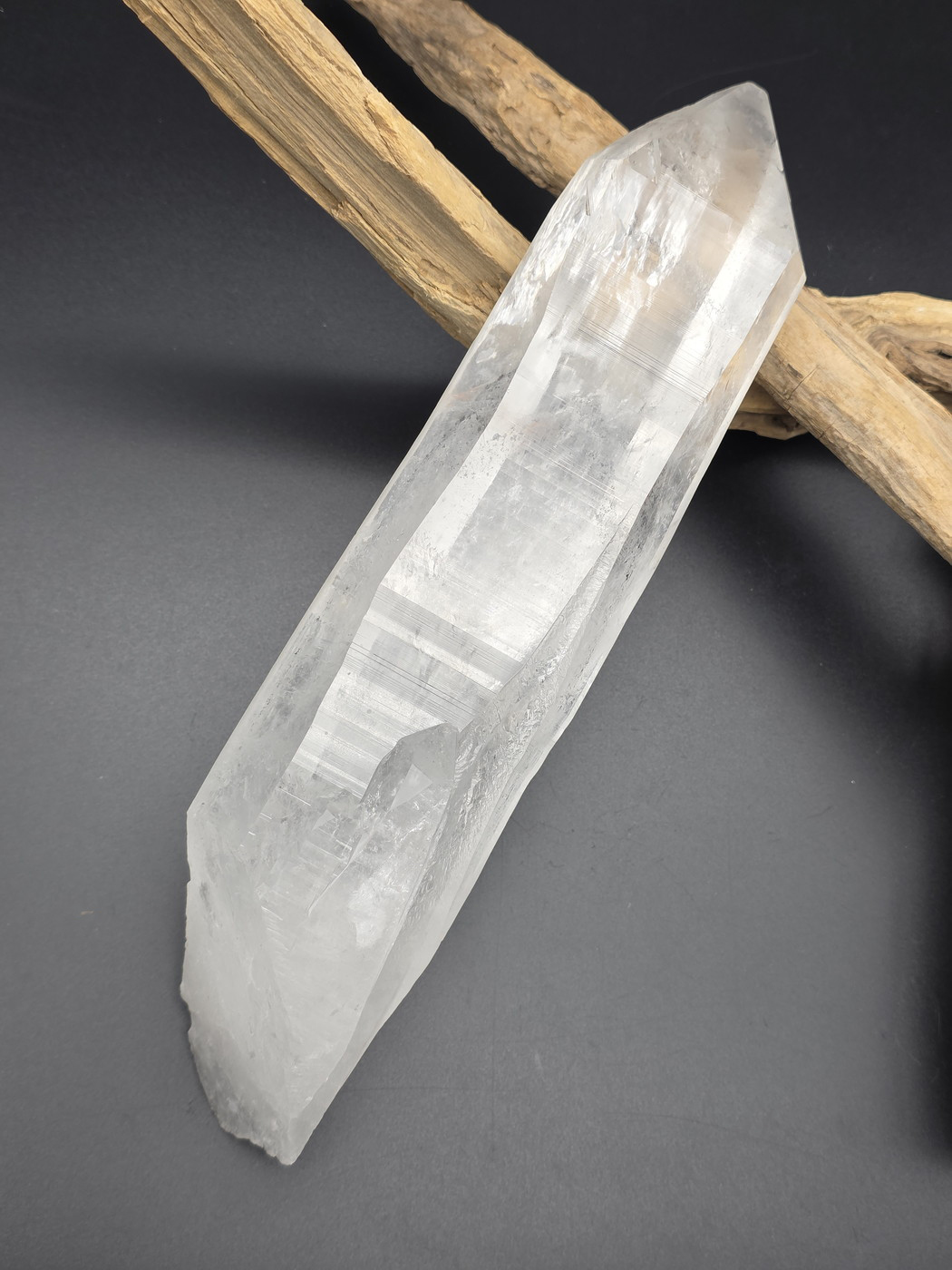 ブラジル・バイア・アレグリ鉱山産レムリアンシード・ファントム・原石 LEM302