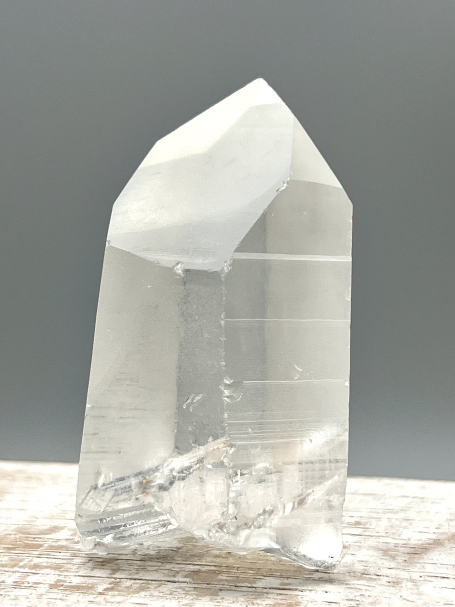 ブラジル・バイア産レムリアンシード・原石（一部ポリッシュ） LEM307