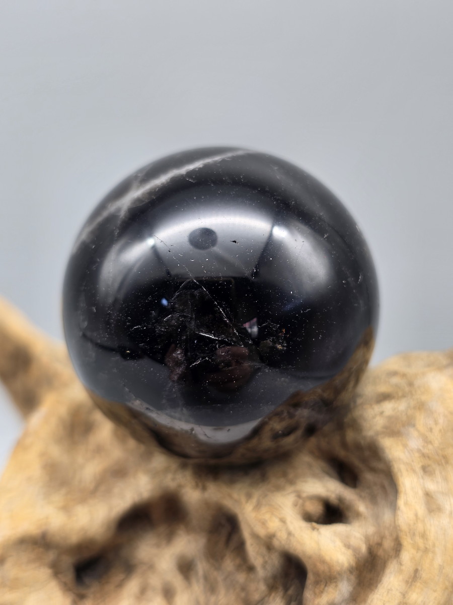 山東省産・天然モリオン（黒水晶）スフィア MOR026