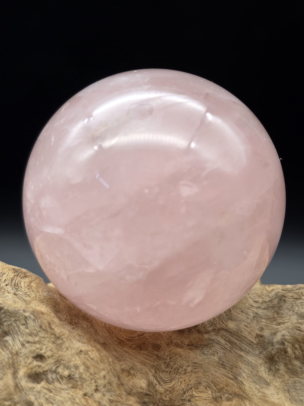 マダガスカル産ローズクォーツ・スフィア ROS074