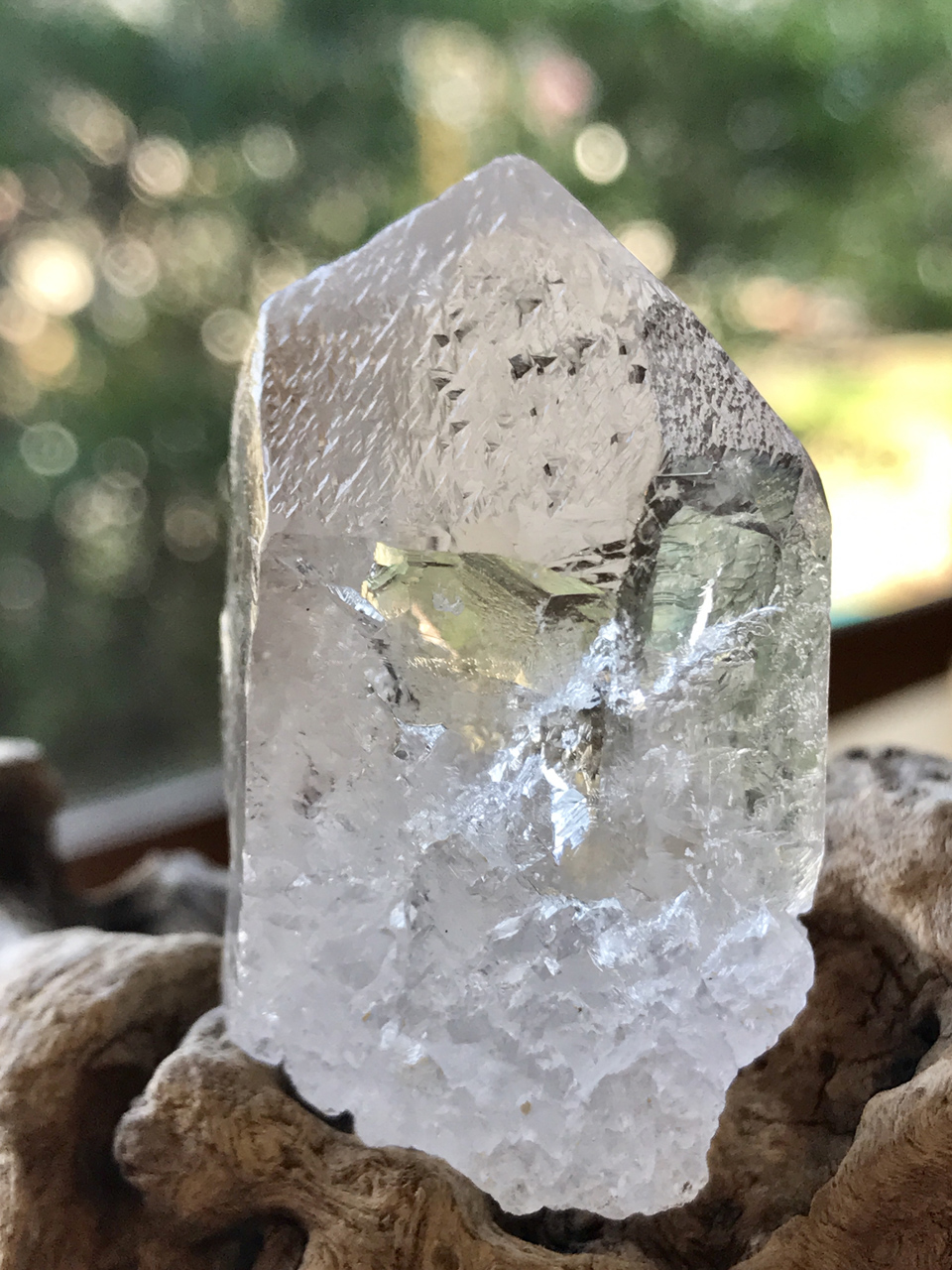 トライゴーニック水晶 TRY003