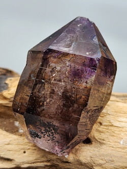 ジンバブエ産アメジストエレスチャル「ガブリエル・レイ」（水入り・セプター） GAB001