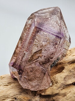 ジンバブエ産アメジストエレスチャル「ガブリエル・レイ」（水入り） GAB003