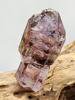 ジンバブエ産アメジストエレスチャル「ガブリエル・レイ」（セプター） GAB028
