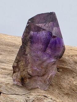 ジンバブエ産アメジストエレスチャル「ガブリエル・レイ」（ファントム） GAB047