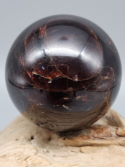 ブラジル産ガーネット・スフィア GAR004