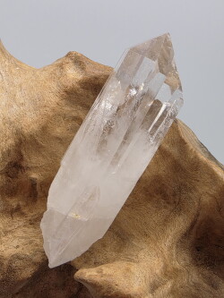 タンザニア・モンド産モンドクォーツ（ツイン） MND197