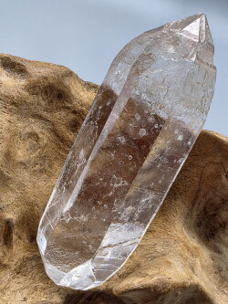 タンザニア・モンド産モンドクォーツ（ダブルターミネイテッド） MND200