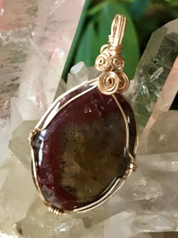 ブラジル・エスピリットサント州産 レッドパッション・クォーツ・ルース・ペンダントトップ RPQ014