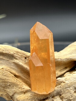 カブラル産ゴールデンレムリアンシード（タンジェリン） TLM009