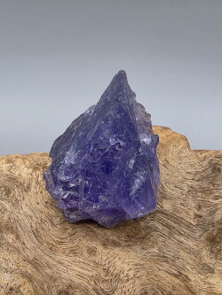 タンザニア産タンザナイト原石 TNZ010