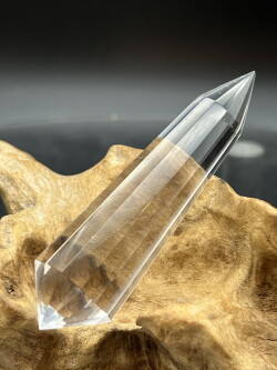 ブラジル産クォーツ・ヴォ―ゲルワンド VGL001