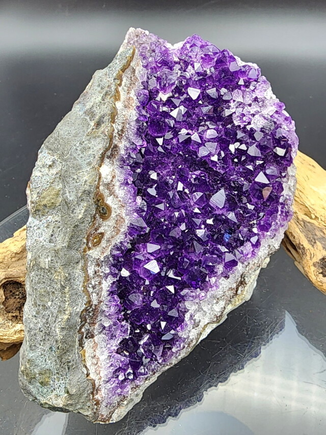 ☆究極クオリティ 超絶神々しい輝き☆最高級 ウルグアイ産 アメジストクラスター ウルグアイ産アメジストクラスター （高品質） AMG085