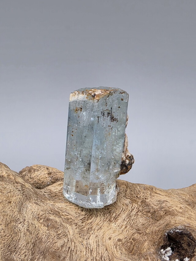 Melody's collection】ナミビア・エロンゴ産アクアマリン原石 AQA038