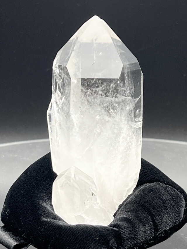 アーカンソー産クリスタル♡愛光堂♡レインボー！水晶.クラスター. アーカンソー産水晶 クロスポイント 290 水晶クラスター 天然石