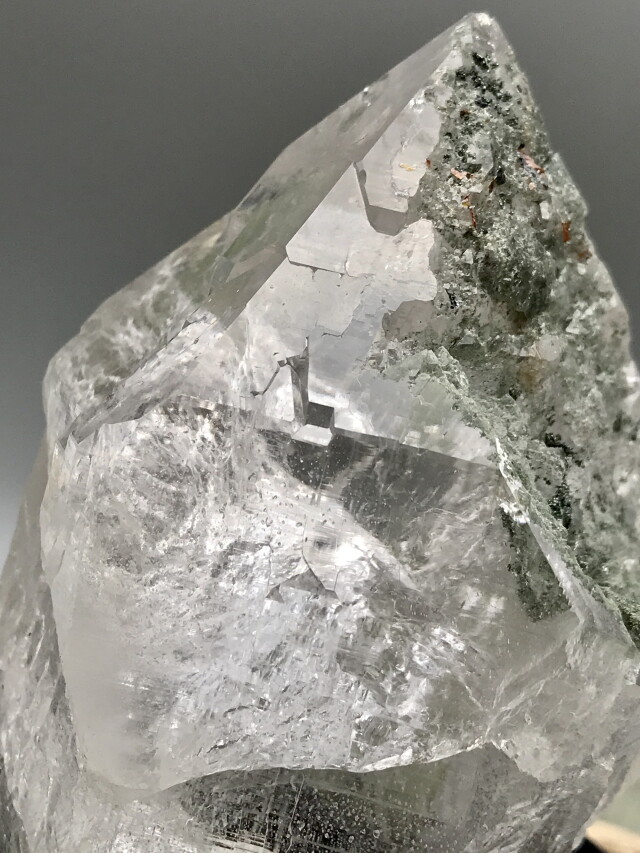 ヒマラヤ・クル渓谷産カテドラル水晶（クローライト・アナテース