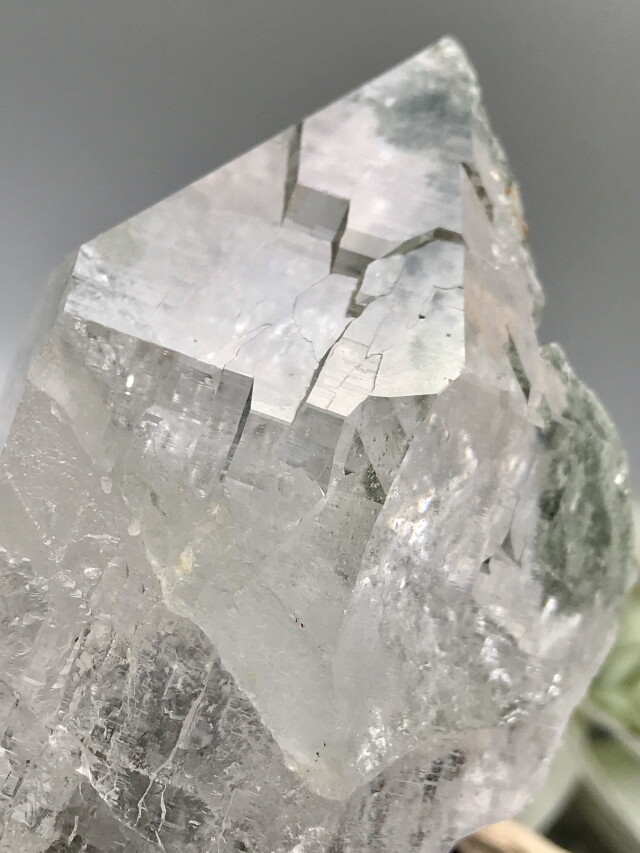 ヒマラヤ・クル渓谷産カテドラル水晶（クローライト・アナテース