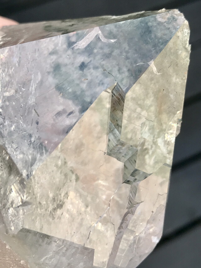 ヒマラヤ・クル渓谷産カテドラル水晶（クローライト・アナテース