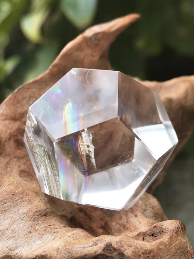 ブラジル産多面体水晶（12面体） DDC009