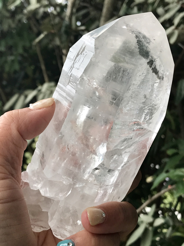 ブラジル・ディアマンティーナ産水晶ポイント（レインボウ） DIA001