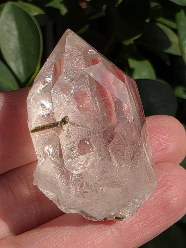 ブラジル・ミナスジェライス産エピドートinクォーツ EPD033