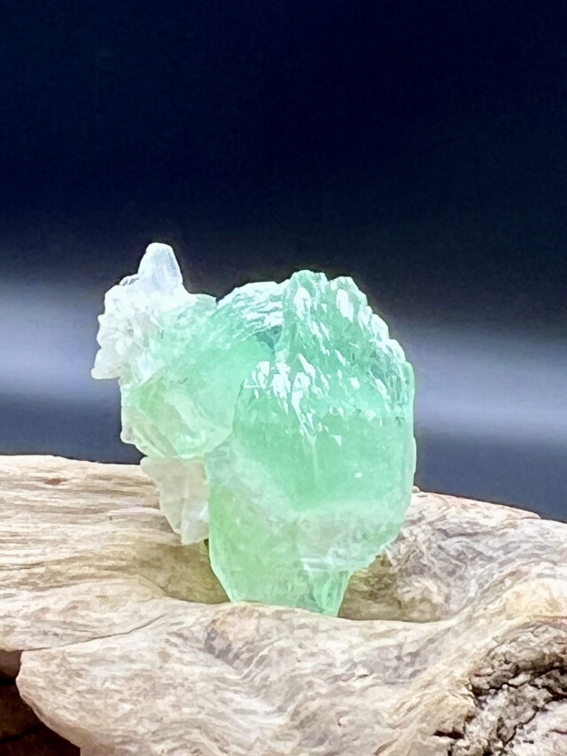 インド産グリーンアポフィライト原石1035g