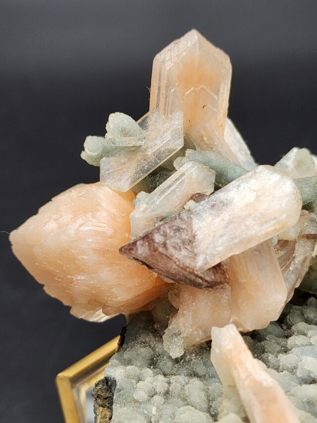 インド産ヒューランダイト・スティルバイト・カルセドニー HLN001