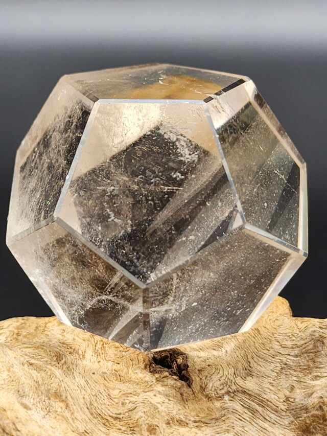 ブラジル・バイア・アレグリ鉱山産レムリアンシード・12面体 LEM275