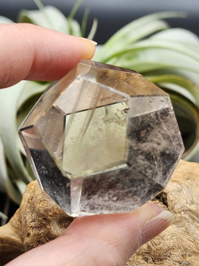 ブラジル・バイア・アレグリ鉱山産レムリアンシード・12面体 LEM275