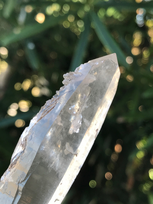 ブラジル・ディアマンティーナ産ライトニングクォーツ LTQ014